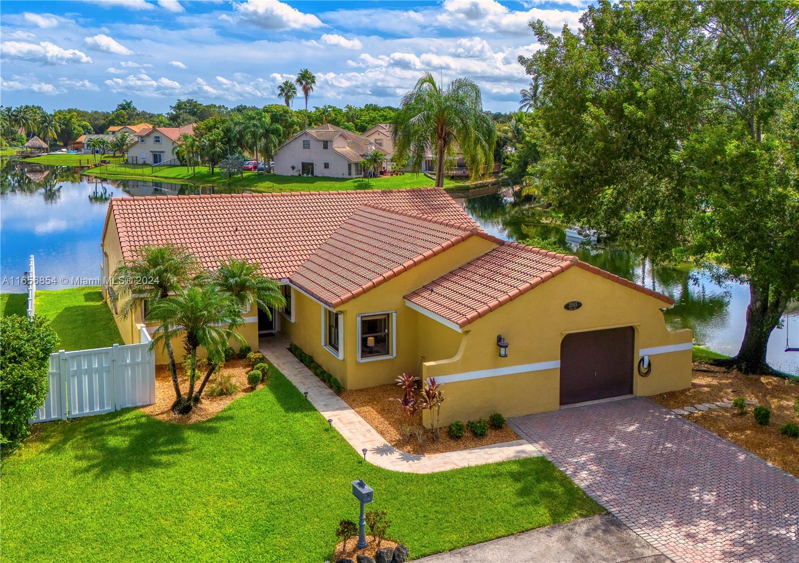 2565 Bass Way