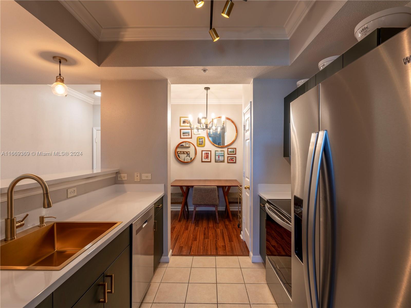 533 NE 3rd Ave # 306