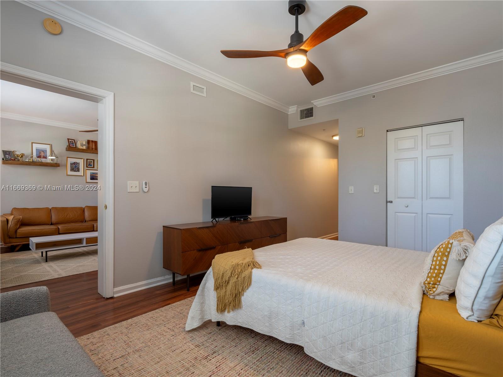 533 NE 3rd Ave # 306