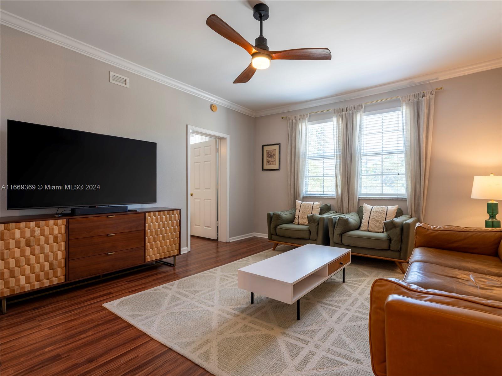 533 NE 3rd Ave # 306