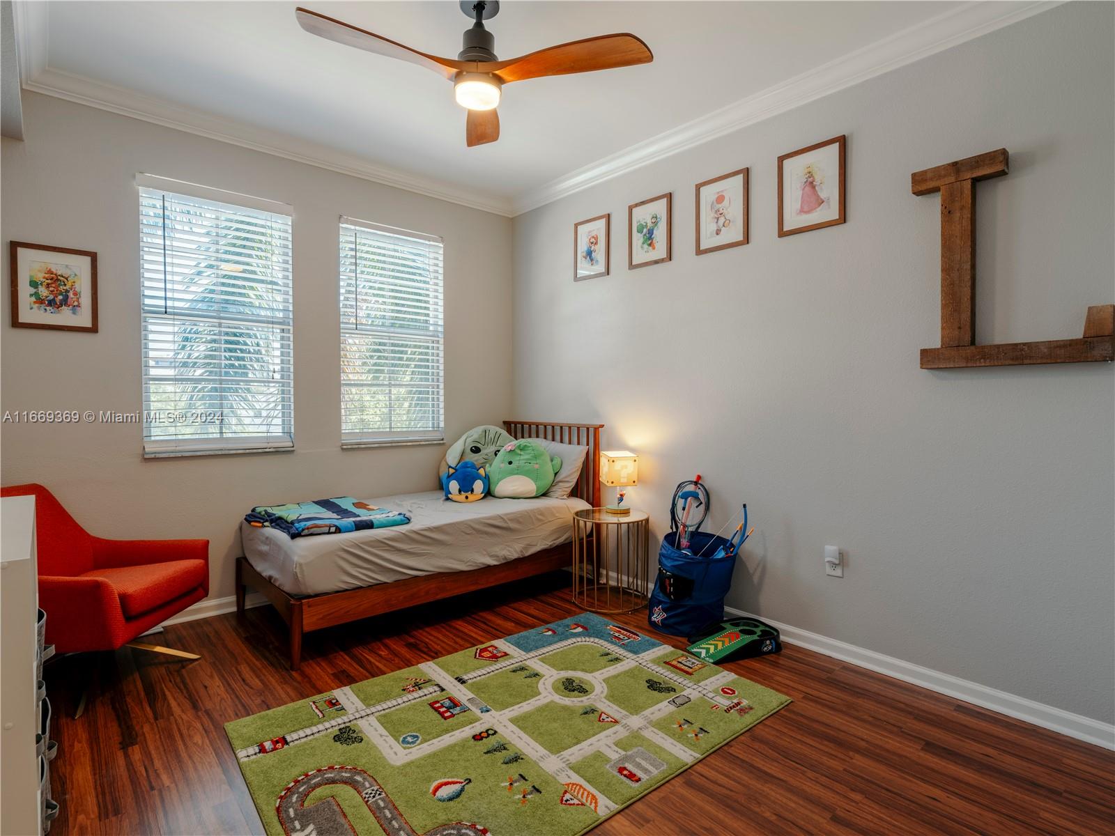 533 NE 3rd Ave # 306