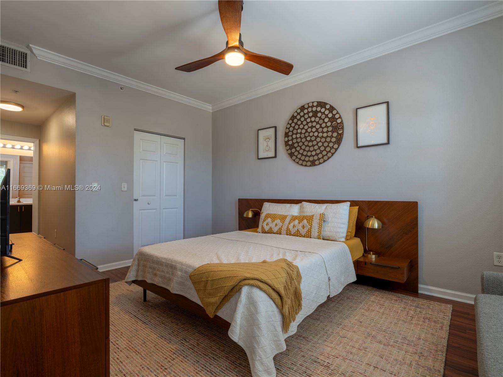 533 NE 3rd Ave # 306