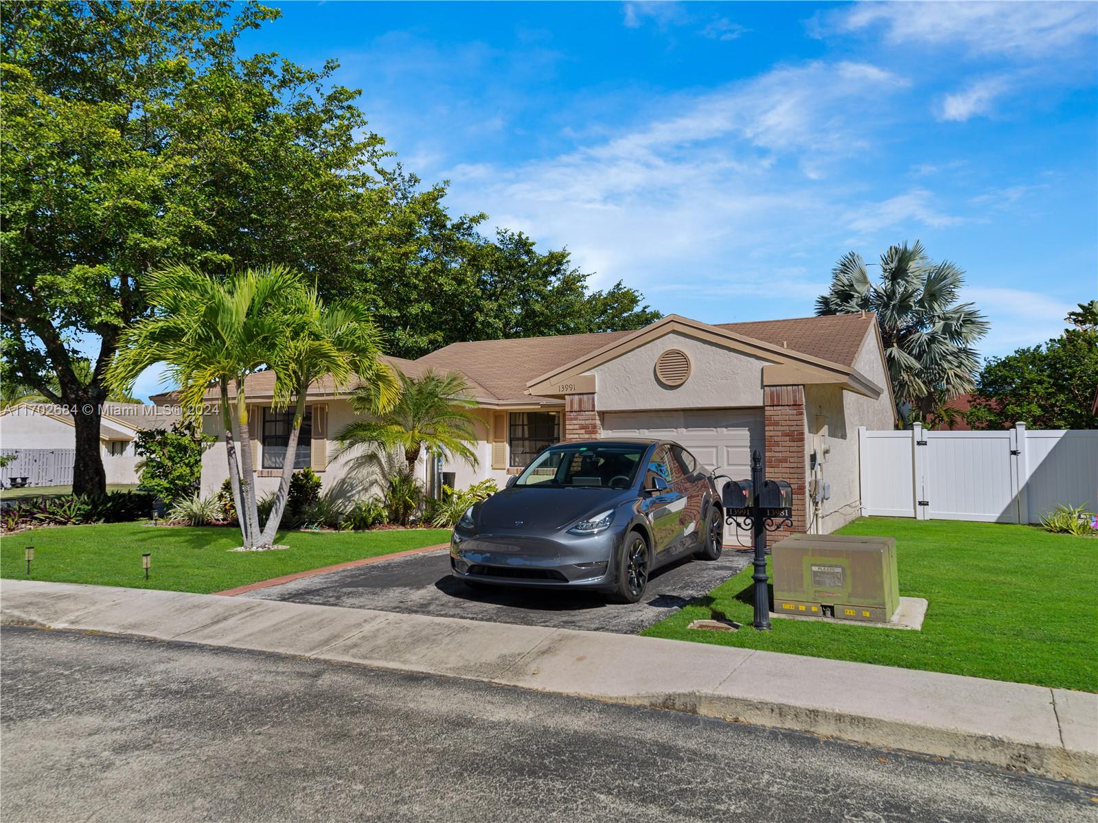 13991 Dominion Pl