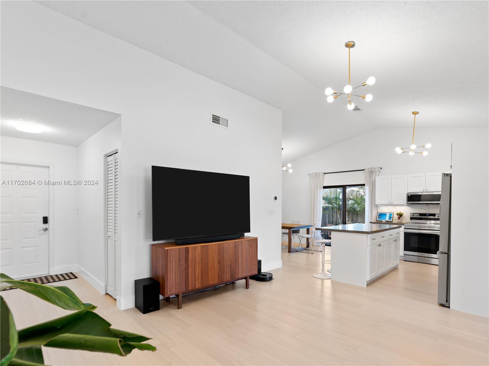 13991 Dominion Pl
