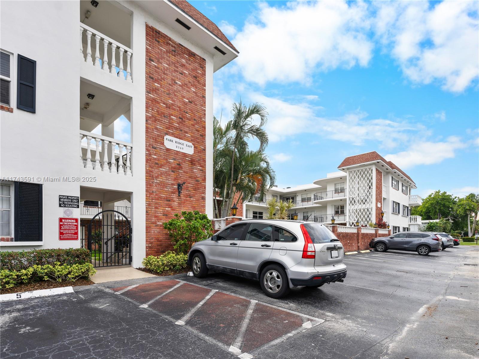 2340 NE 9th St # 205