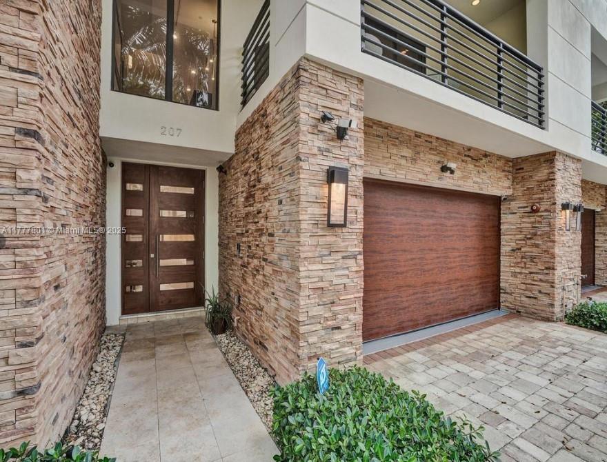 207 NE 13th Ave # 207