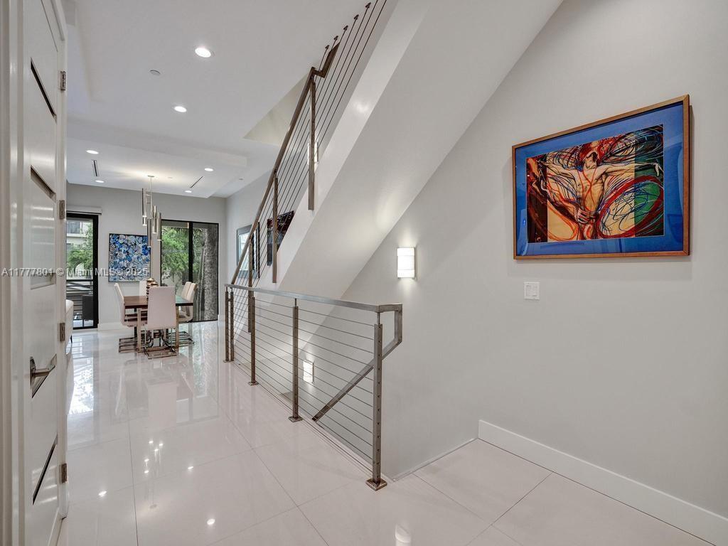 207 NE 13th Ave # 207