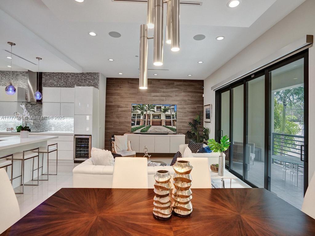 207 NE 13th Ave # 207