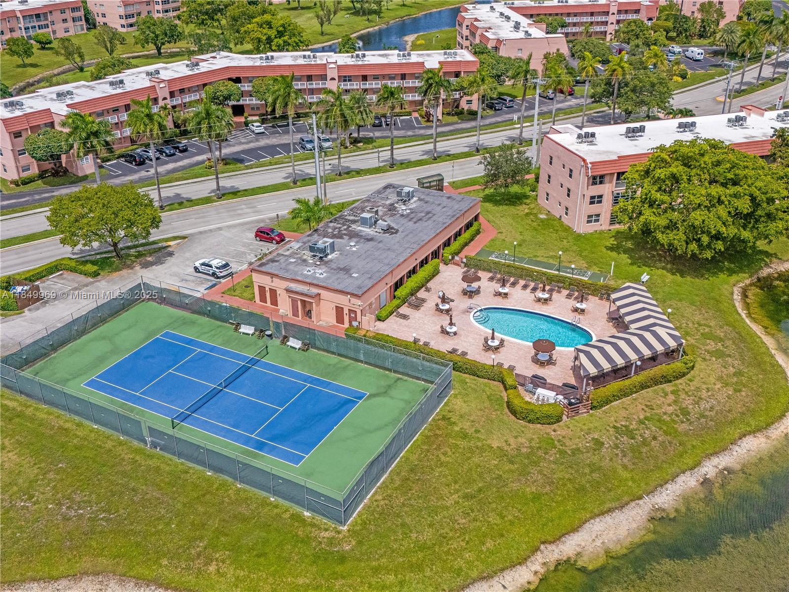 9460 Sunrise Lakes Blvd Unit: 309