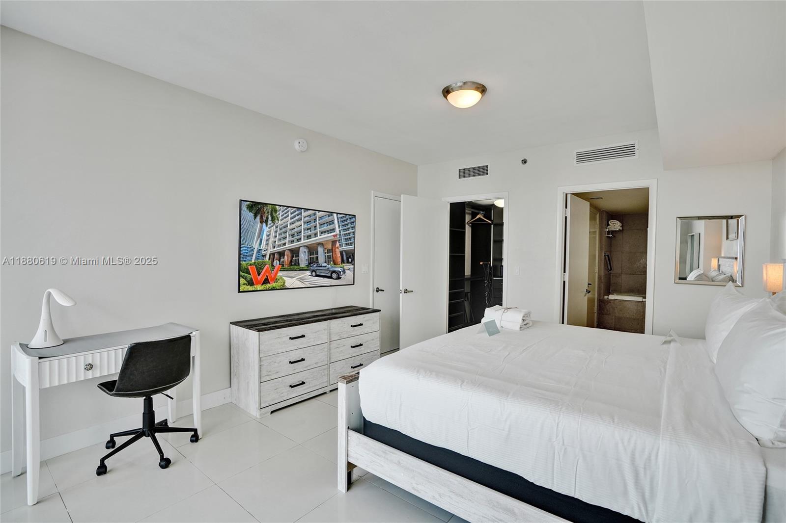 485 Brickell Ave # 4207