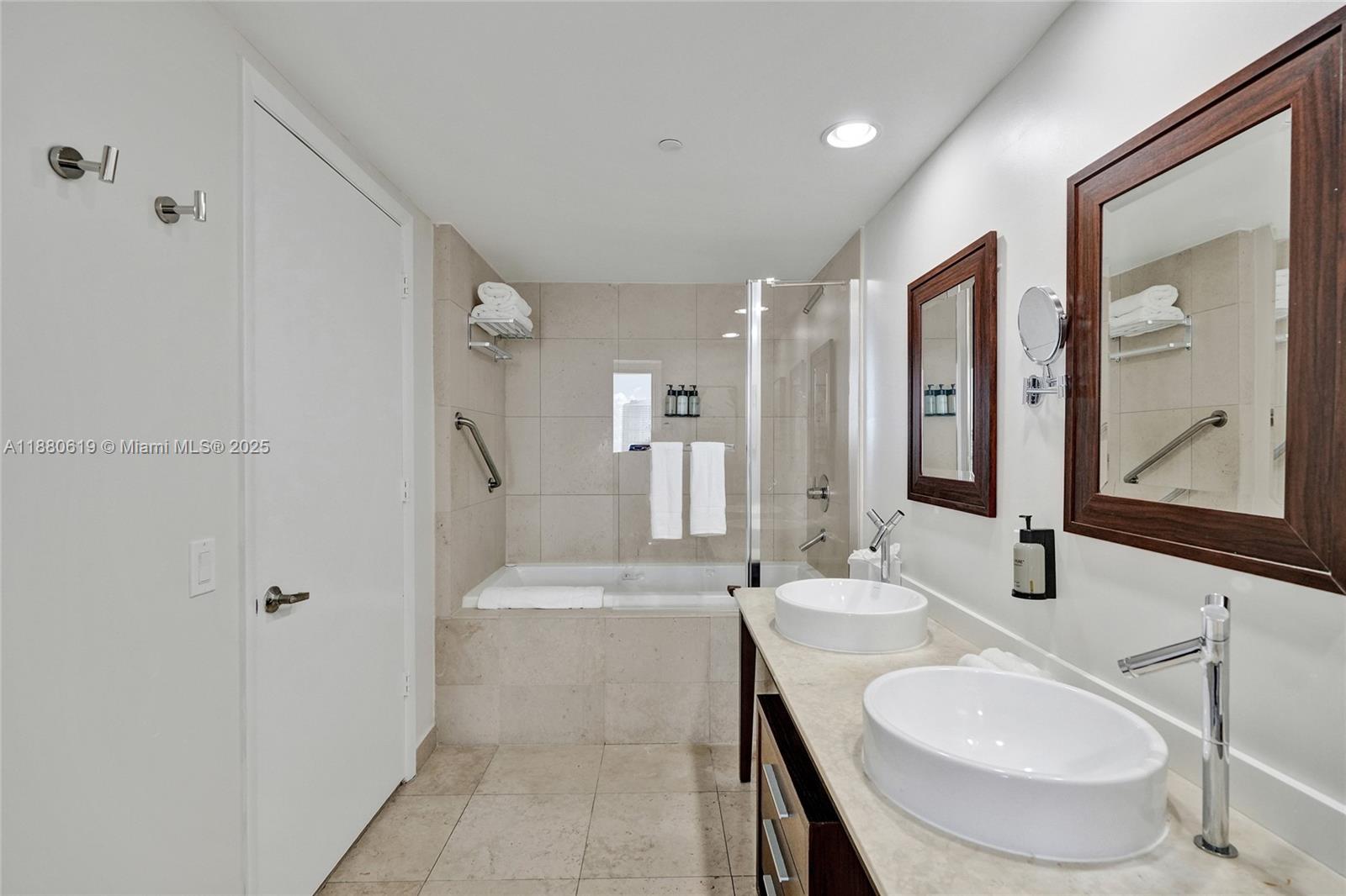 485 Brickell Ave # 4207