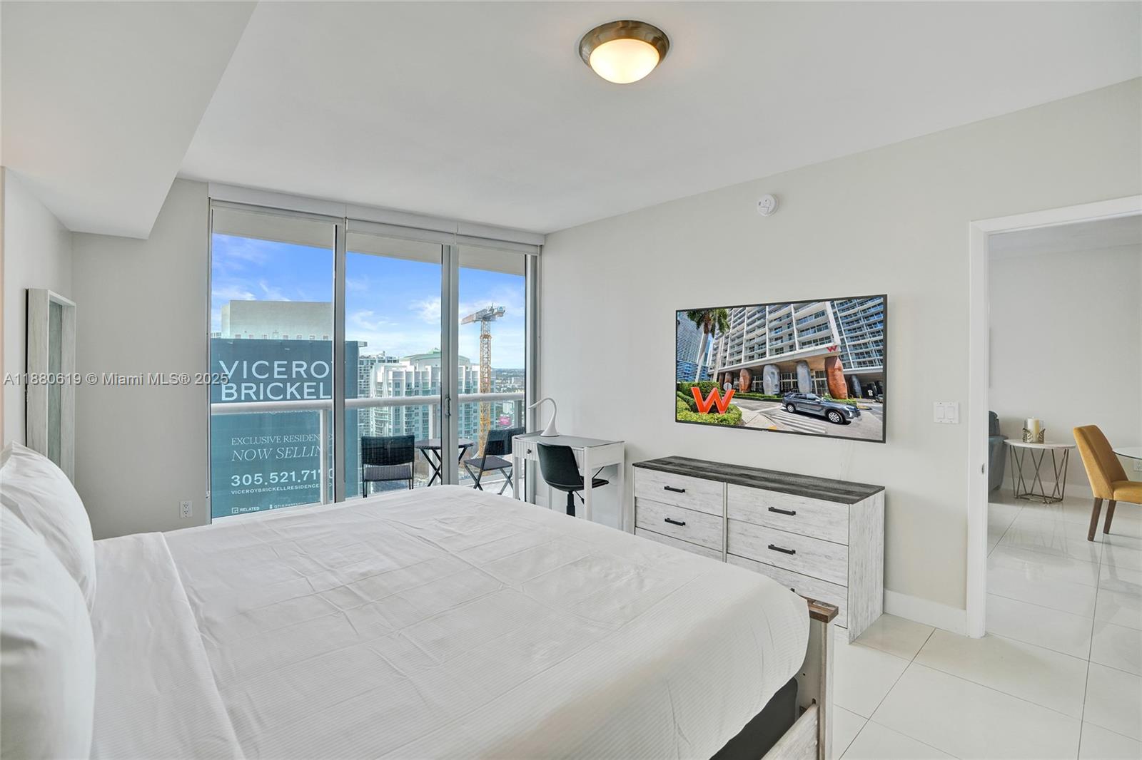 485 Brickell Ave # 4207