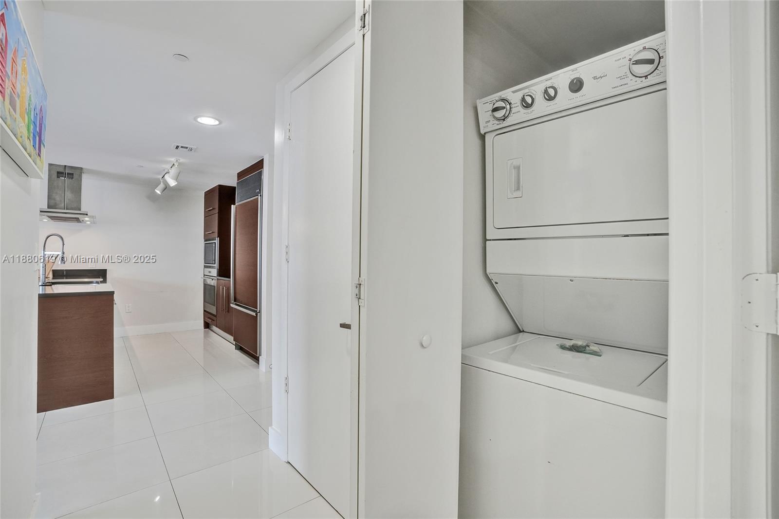 485 Brickell Ave # 4207