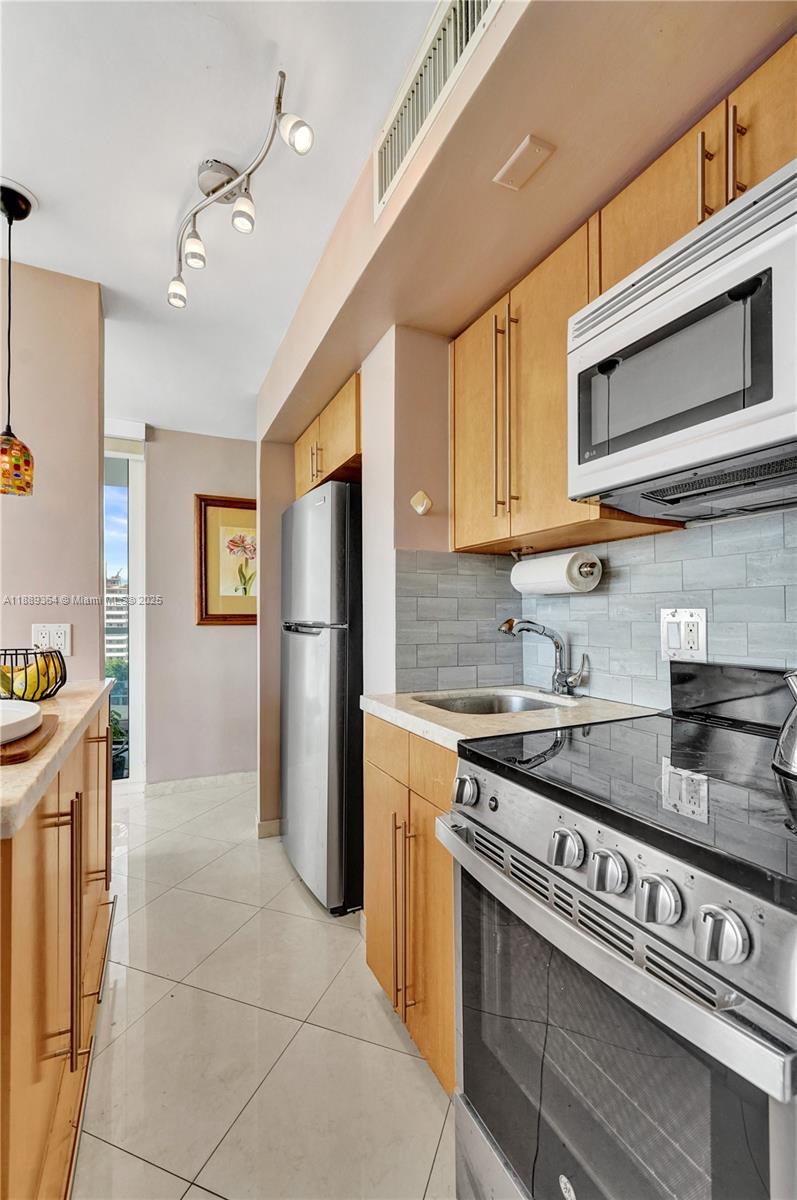 209 N Fort Lauderdale Beach Blvd Unit: 7G