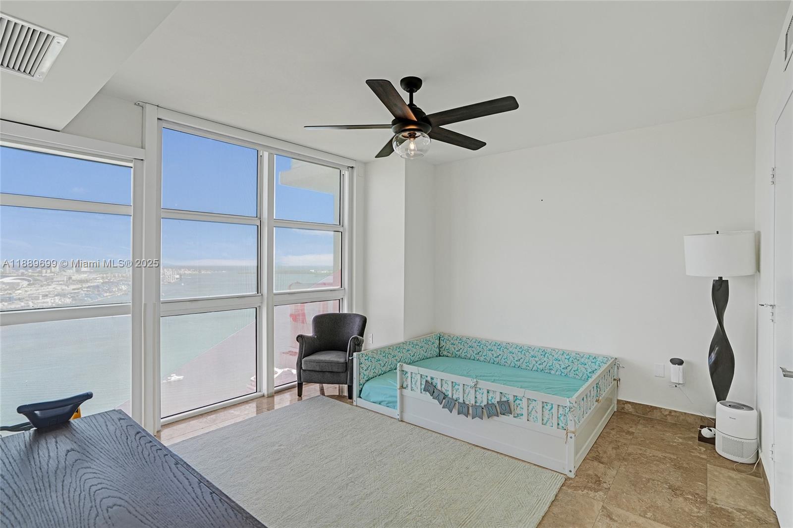 50 Biscayne Blvd # 3908