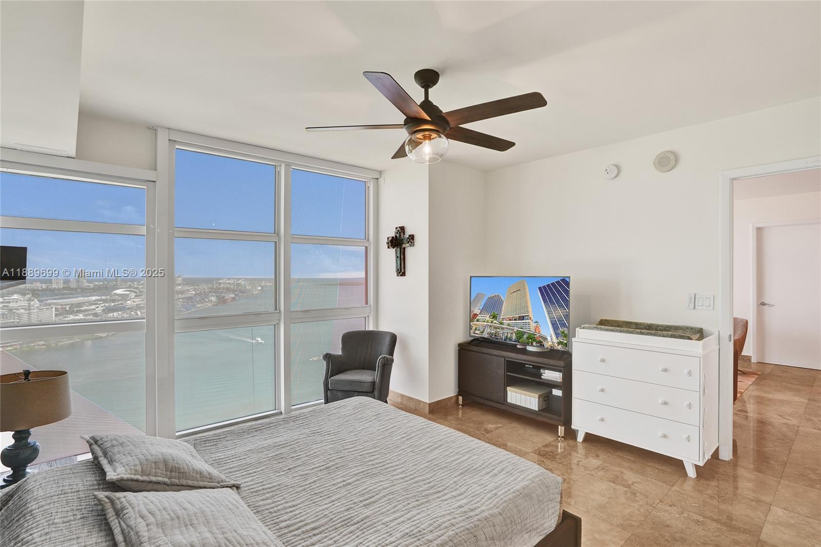 50 Biscayne Blvd # 3908