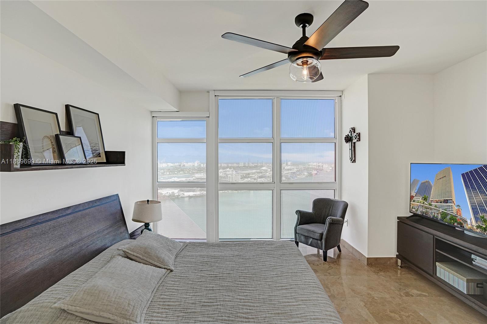 50 Biscayne Blvd # 3908
