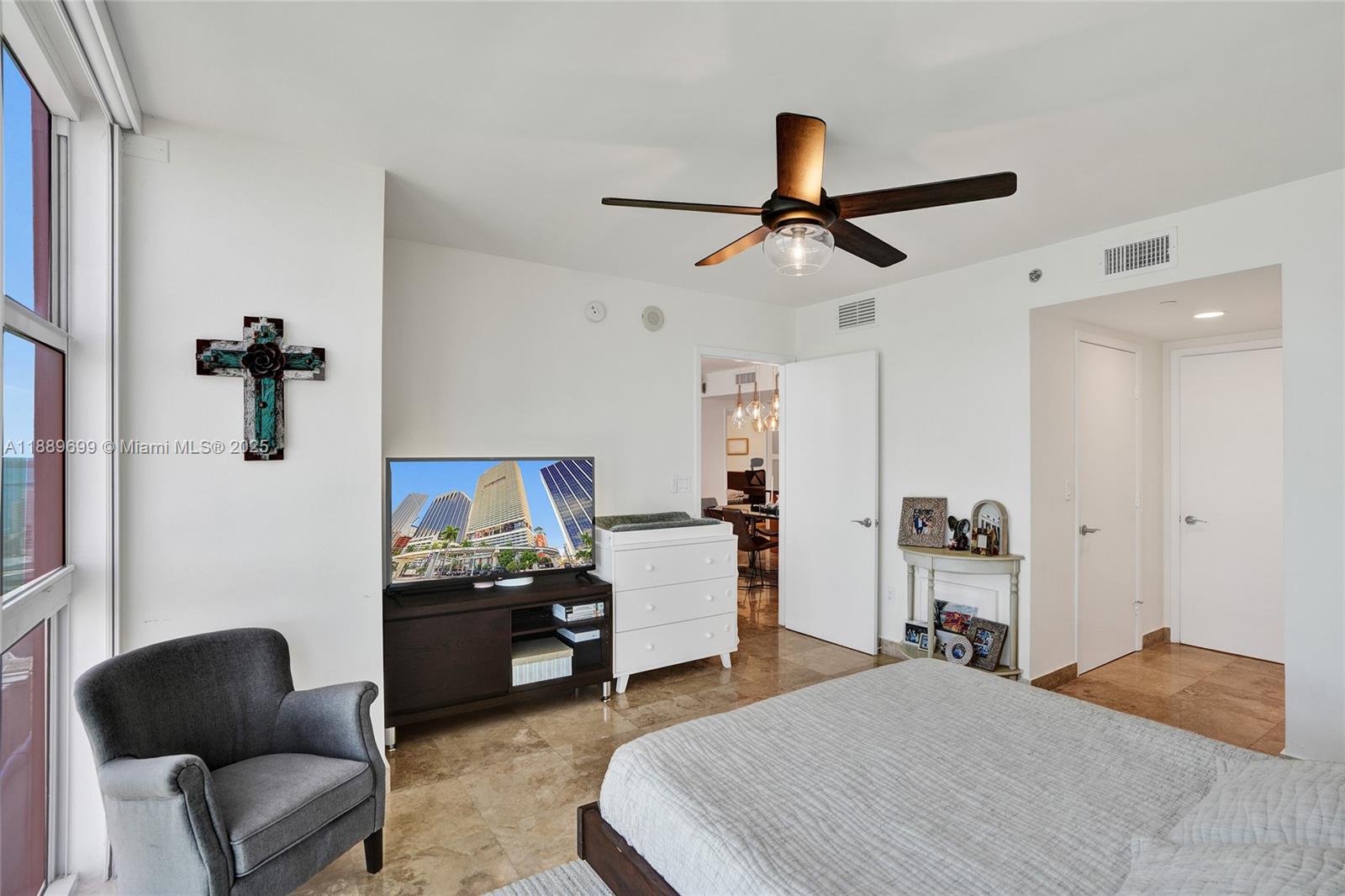 50 Biscayne Blvd # 3908