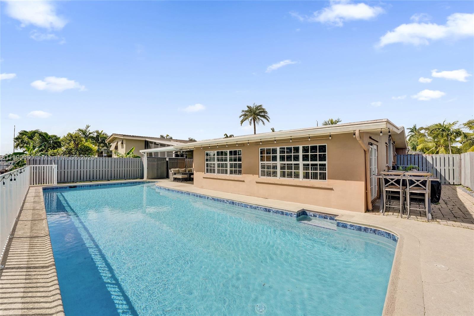 2624 Nassau Ln