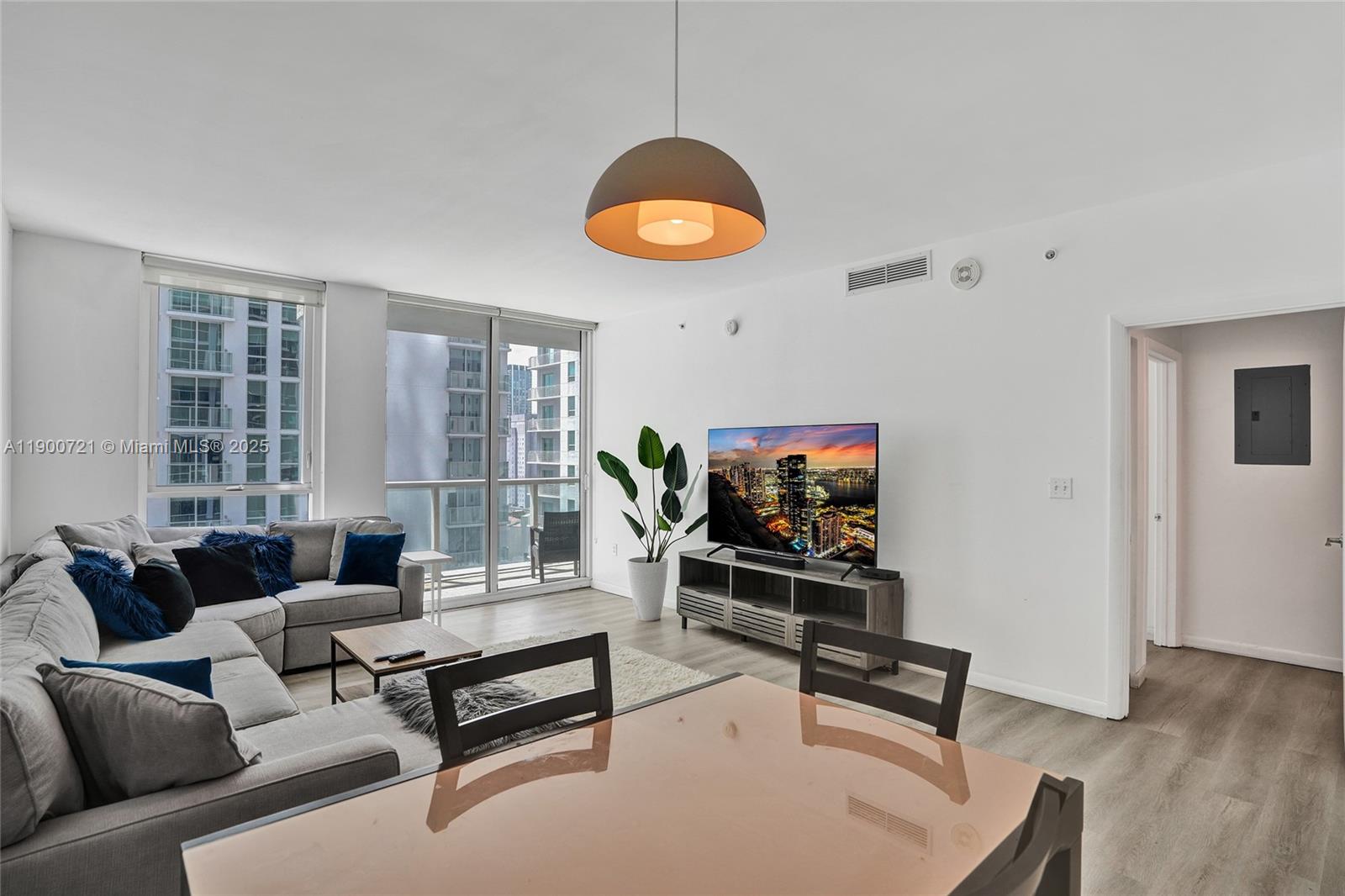 253 NE 2nd St # 1706, Miami Unit: 1706