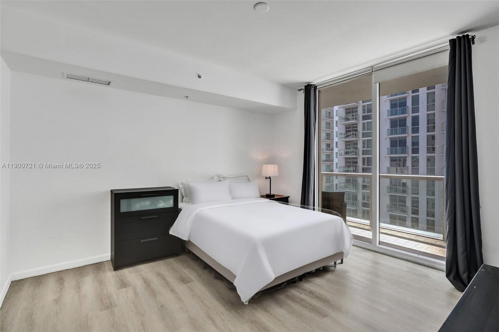 253 NE 2nd St # 1706, Miami Unit: 1706