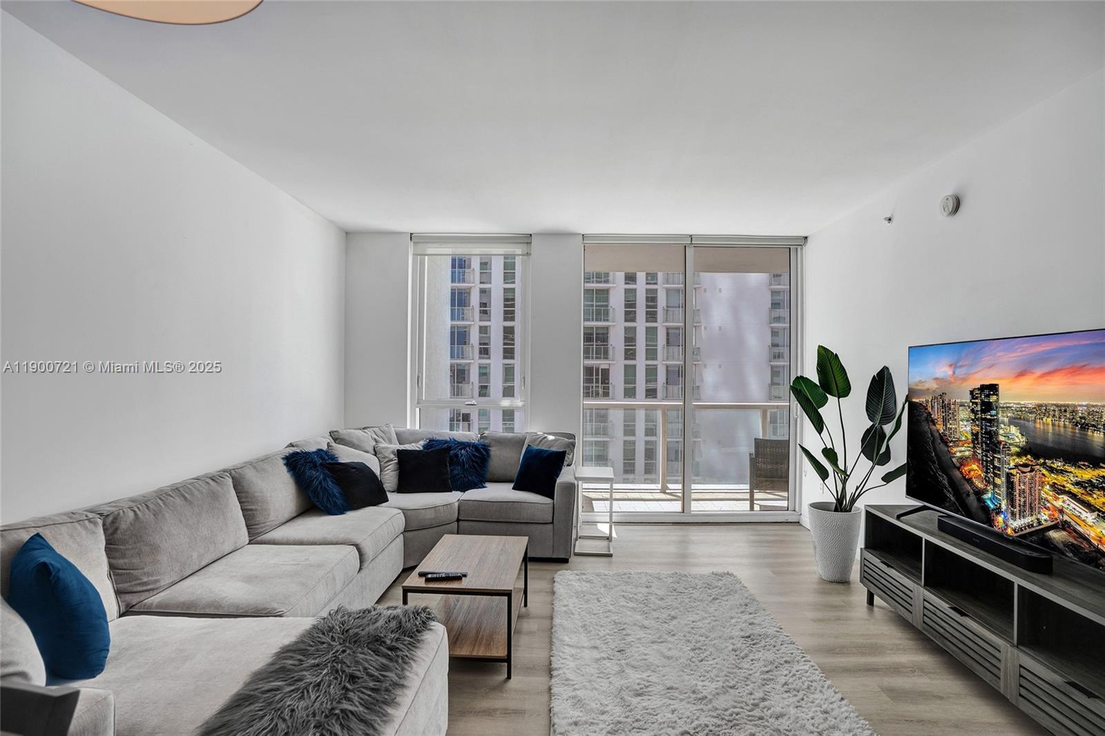 253 NE 2nd St # 1706, Miami Unit: 1706