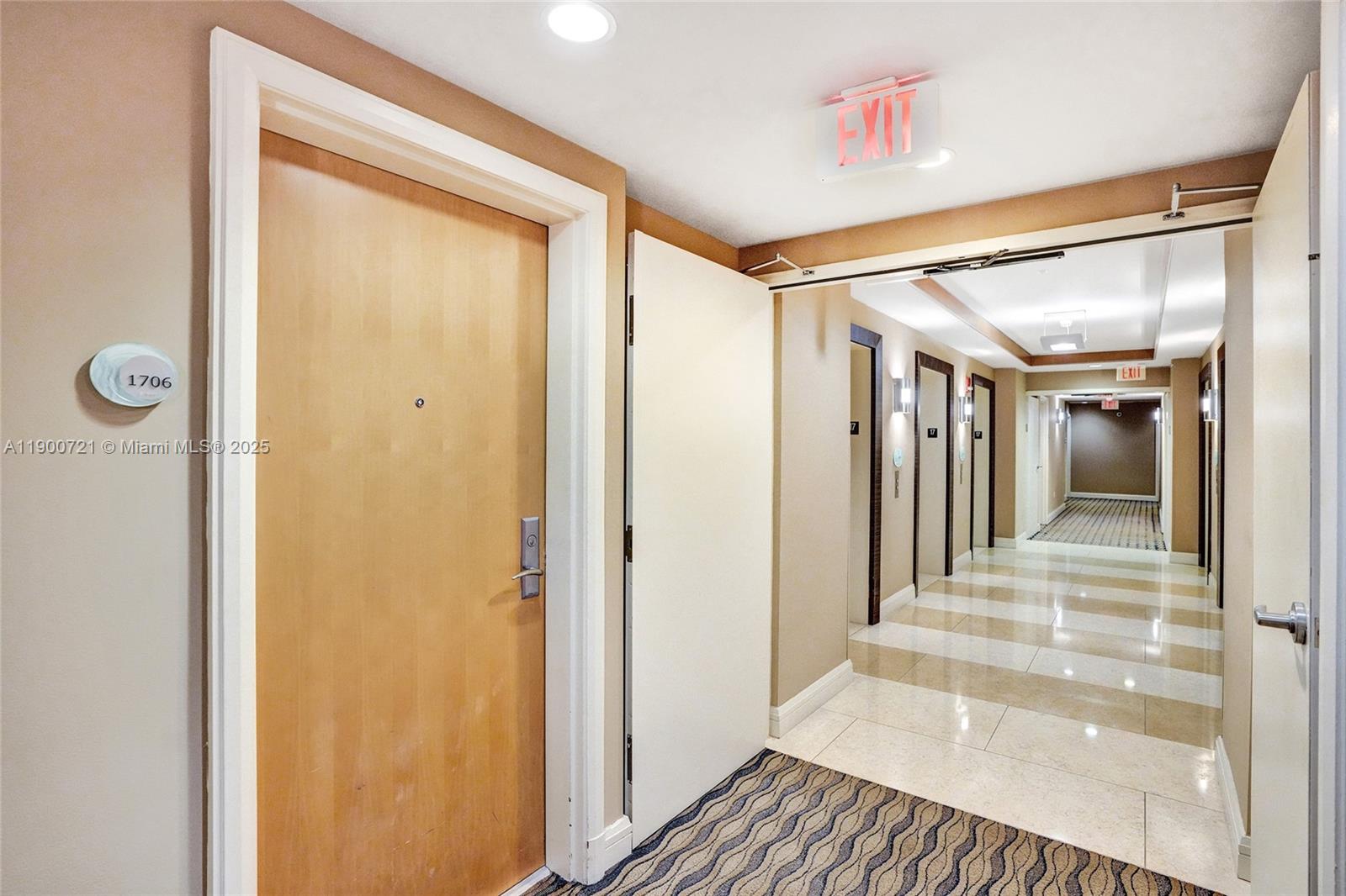 253 NE 2nd St # 1706, Miami Unit: 1706