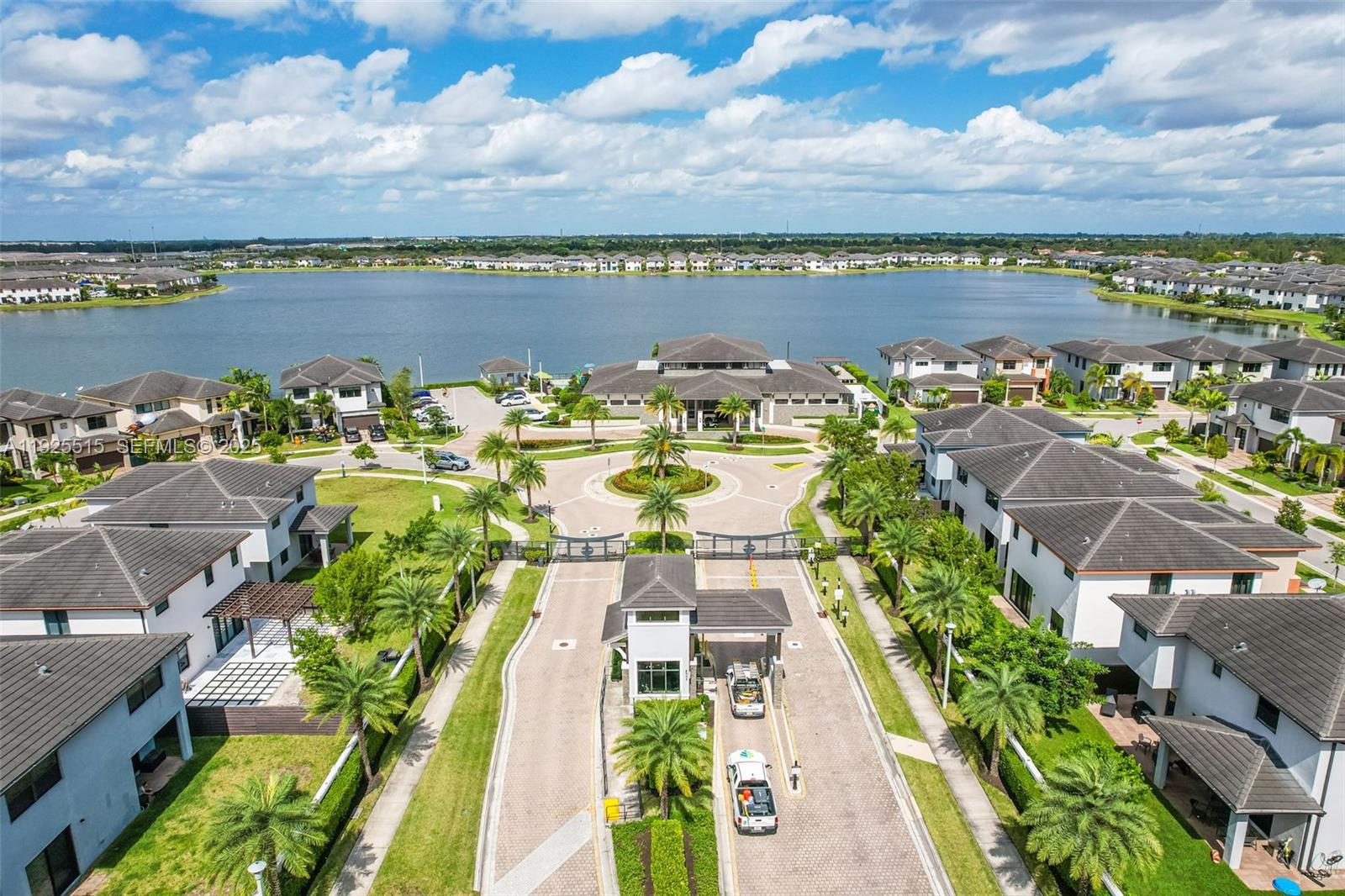 9114 NW 158th St