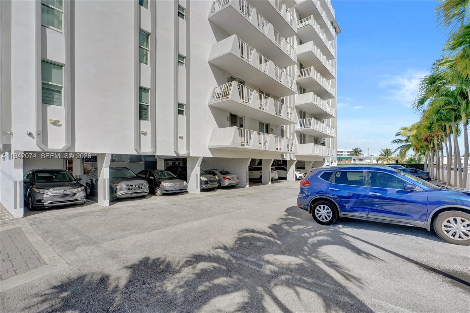 7133 Bay Dr # 305
