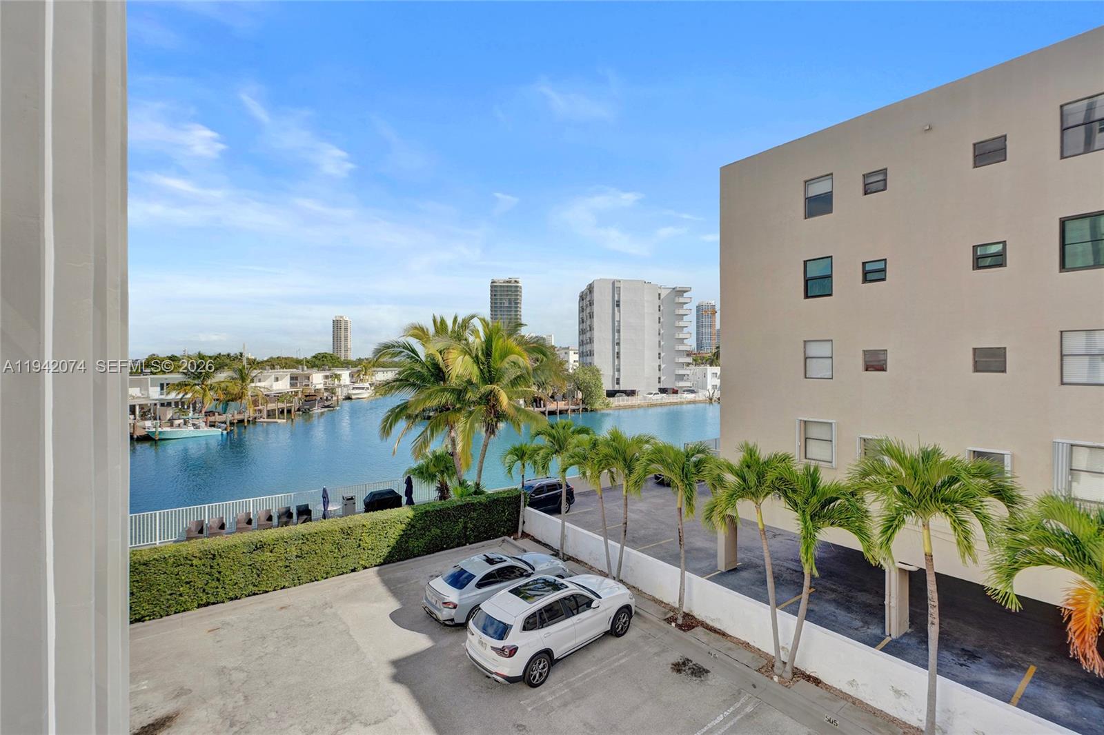 7133 Bay Dr # 305