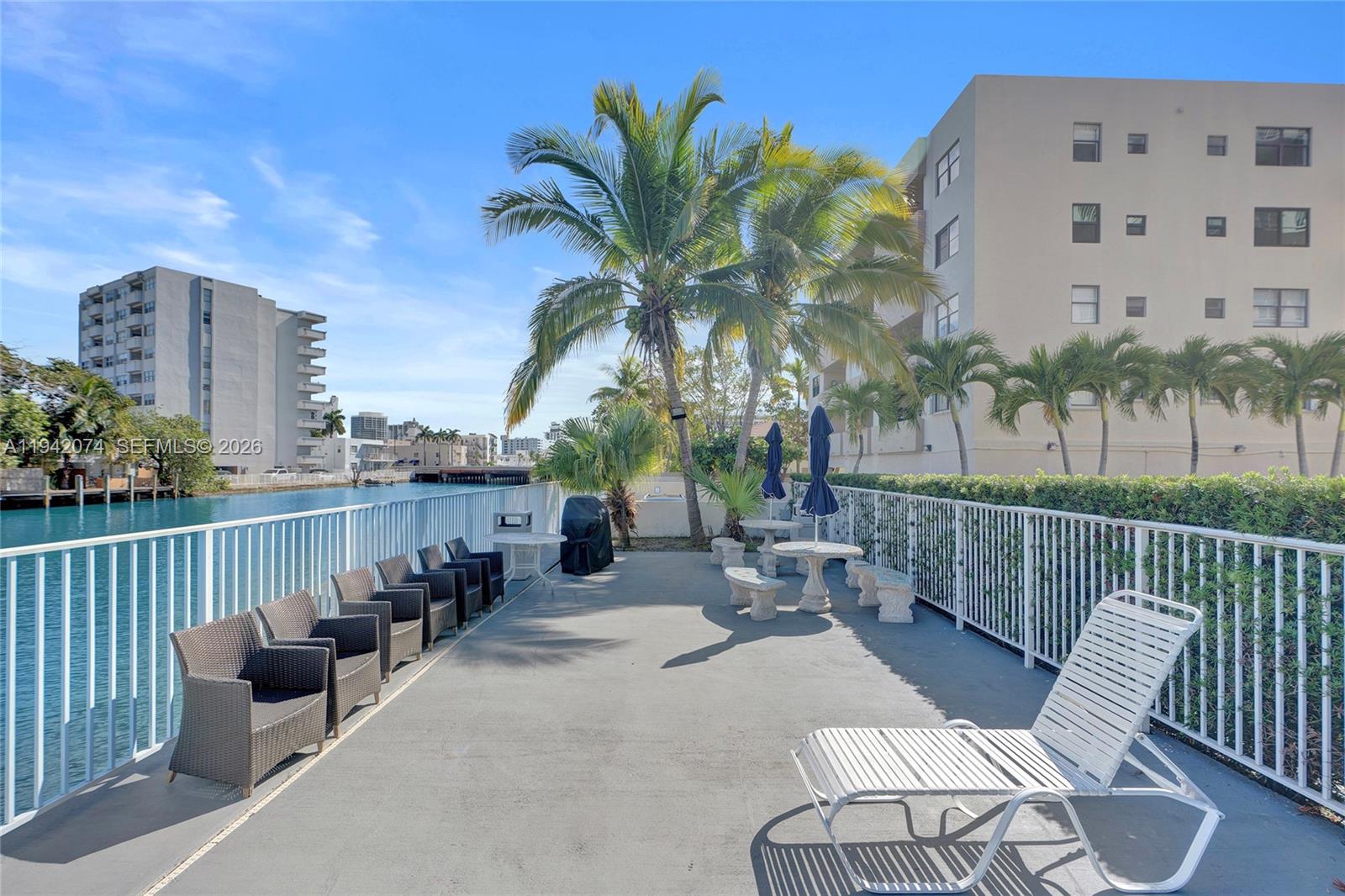 7133 Bay Dr # 305