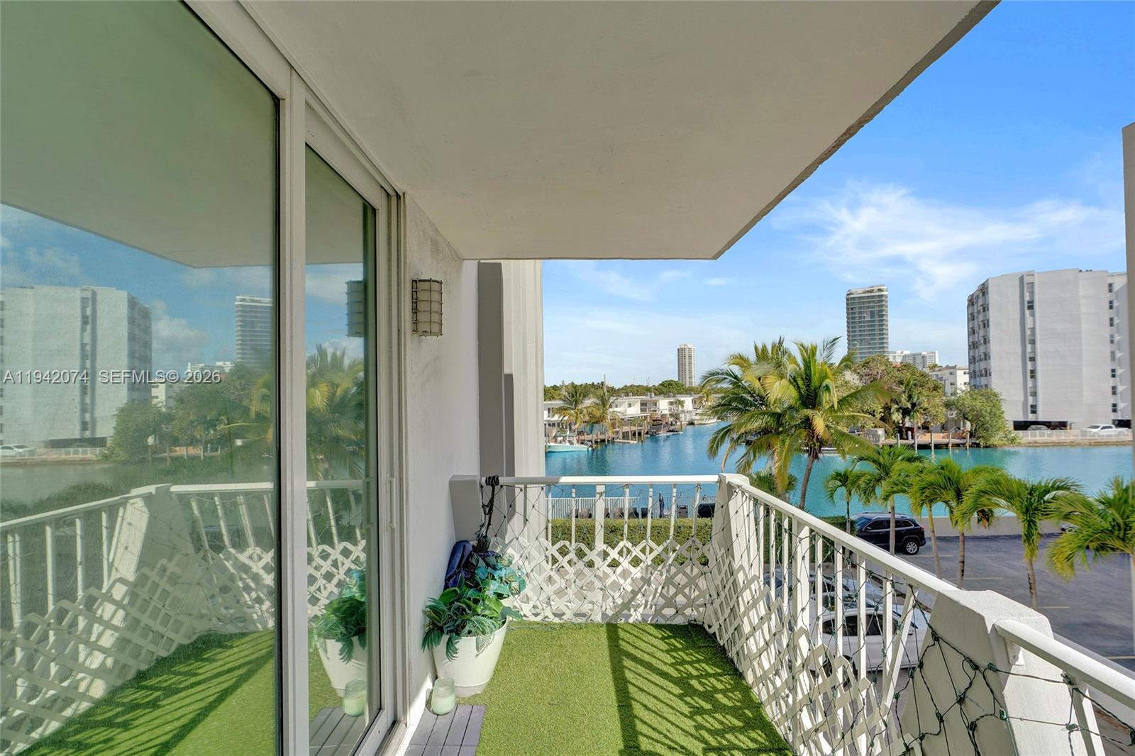 7133 Bay Dr # 305