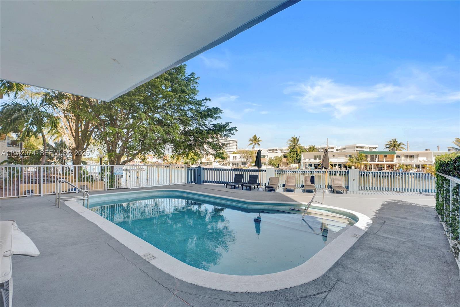 7133 Bay Dr # 305