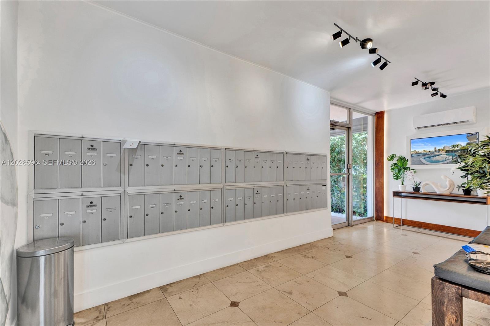 7133 Bay Dr # 305