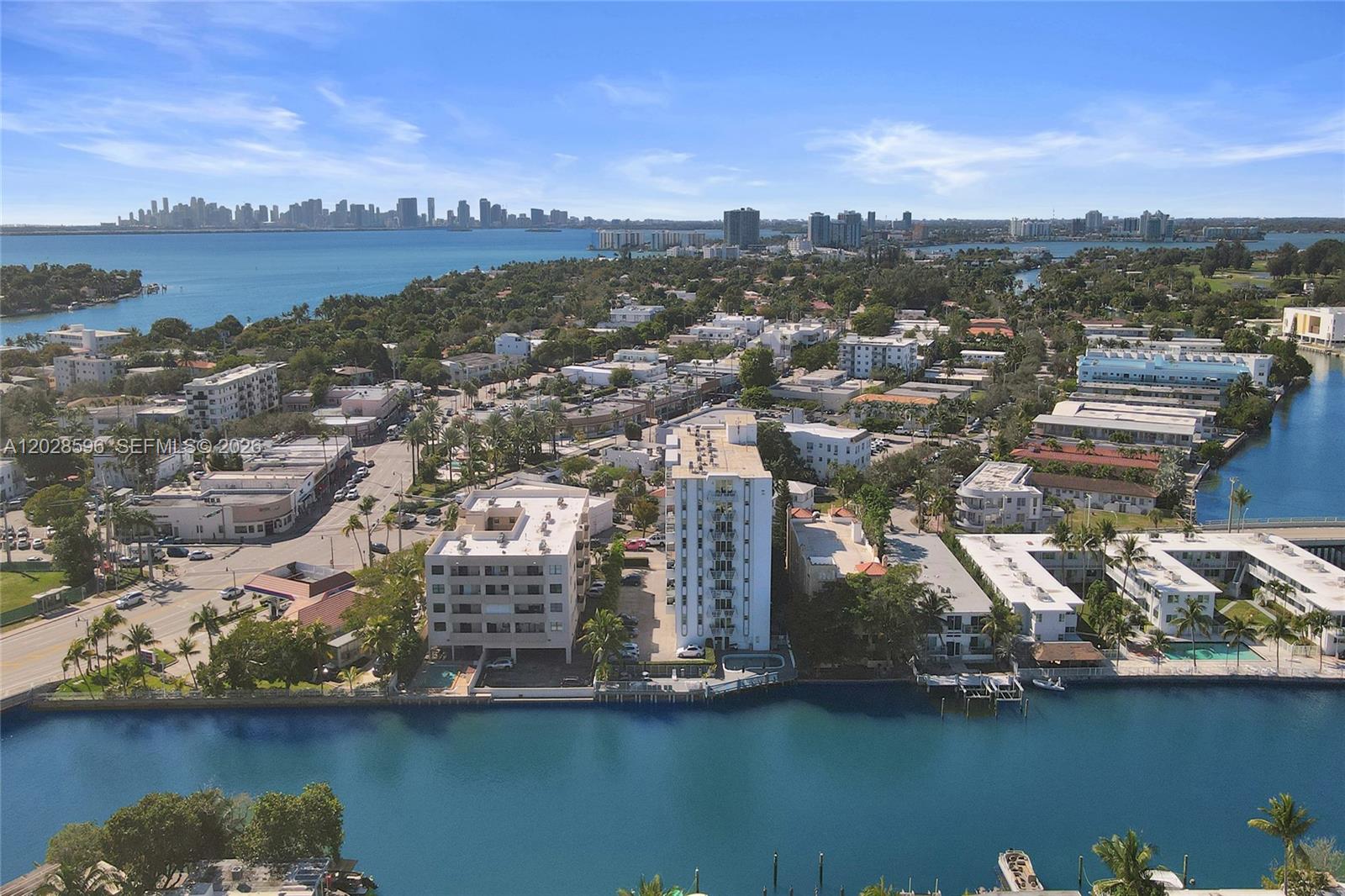 7133 Bay Dr # 305