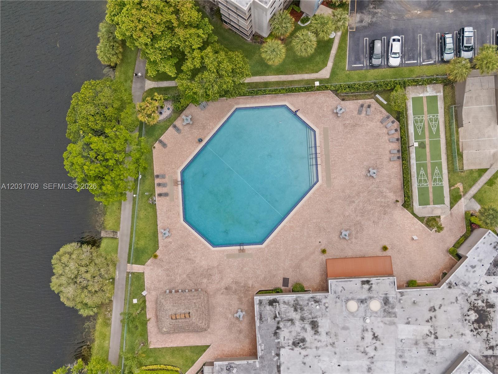 901 Colony Point Cir # 112