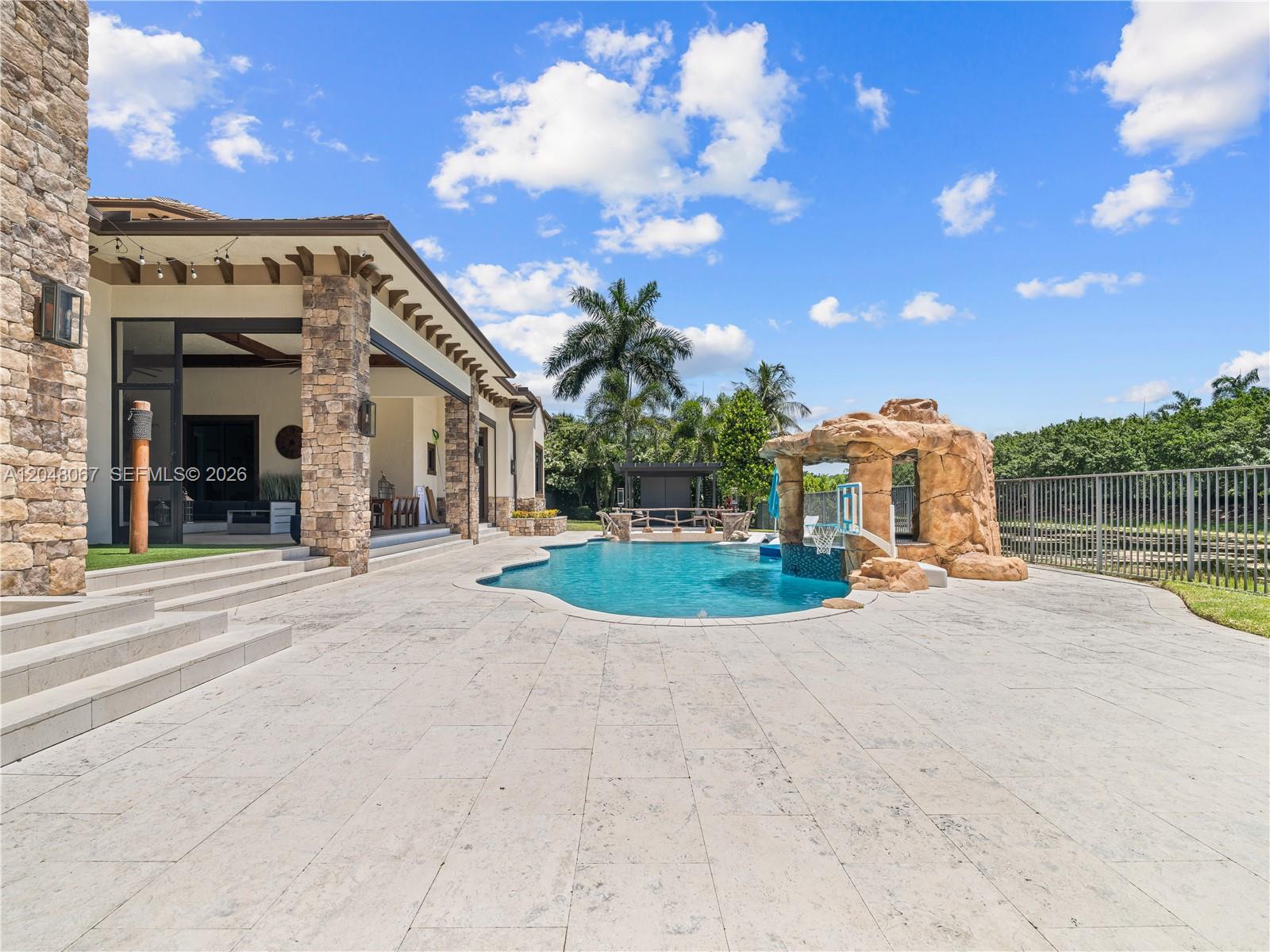 3724 Pine Lake Dr