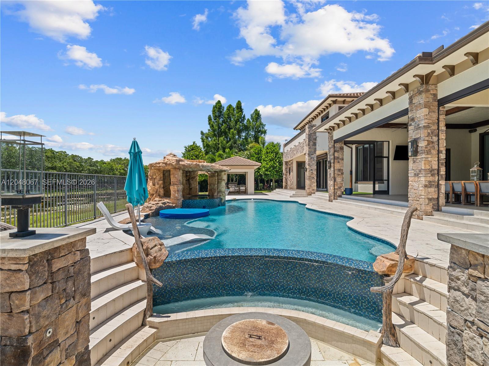 3724 Pine Lake Dr