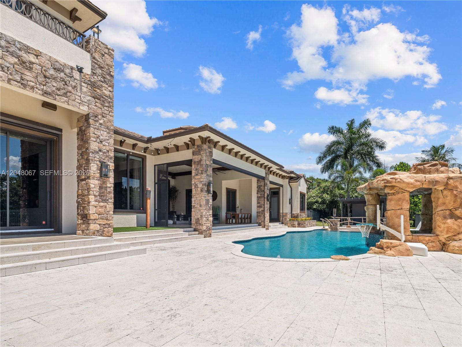 3724 Pine Lake Dr