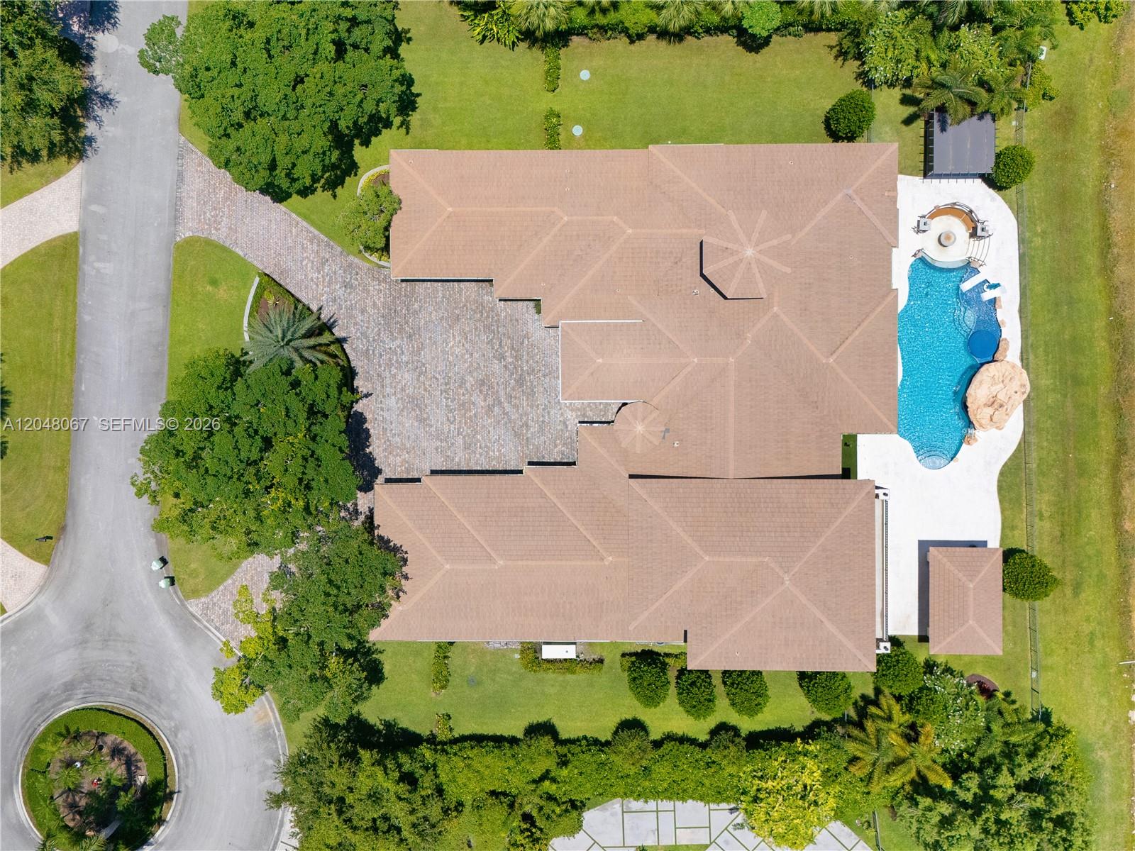 3724 Pine Lake Dr