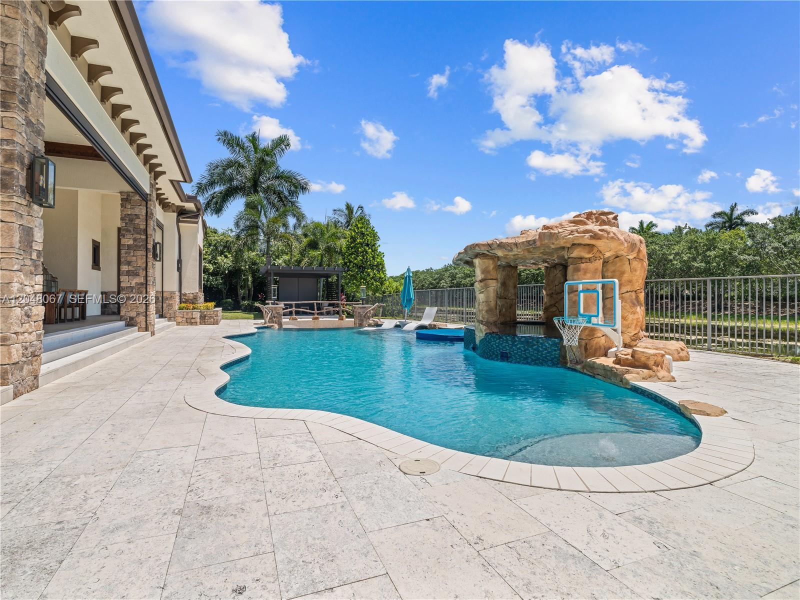 3724 Pine Lake Dr