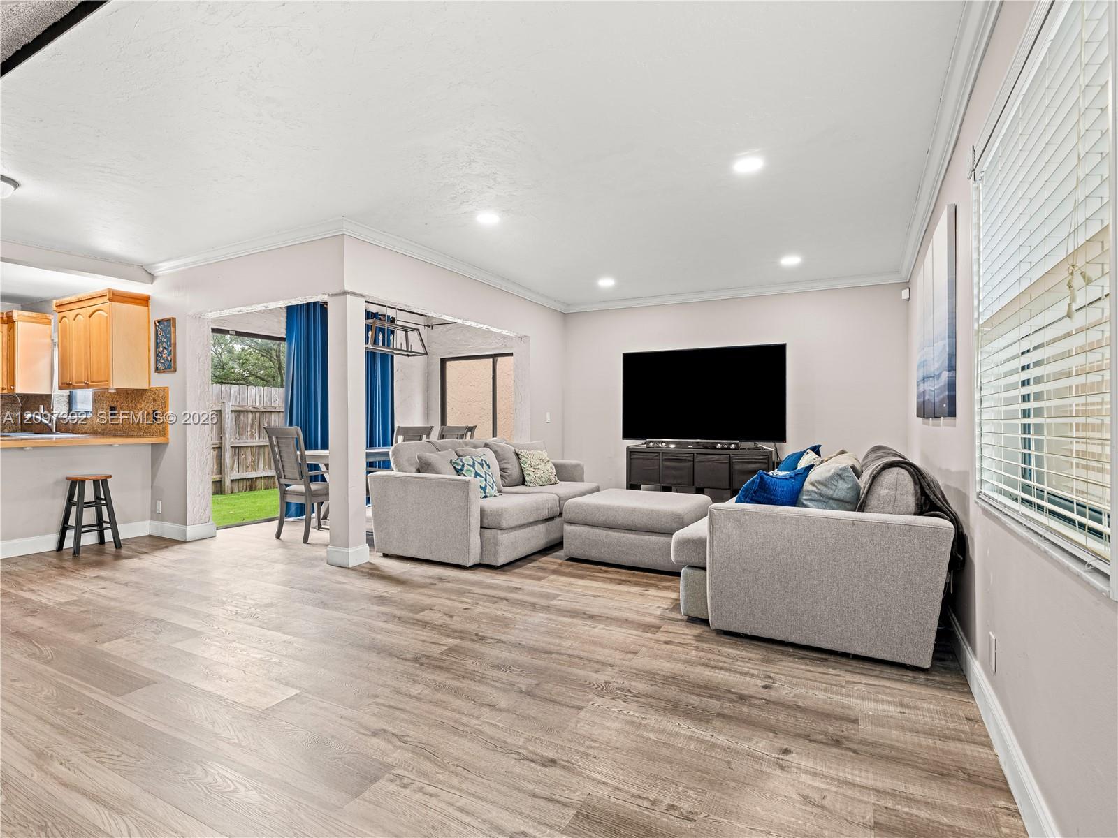 16 Chestnut Cir