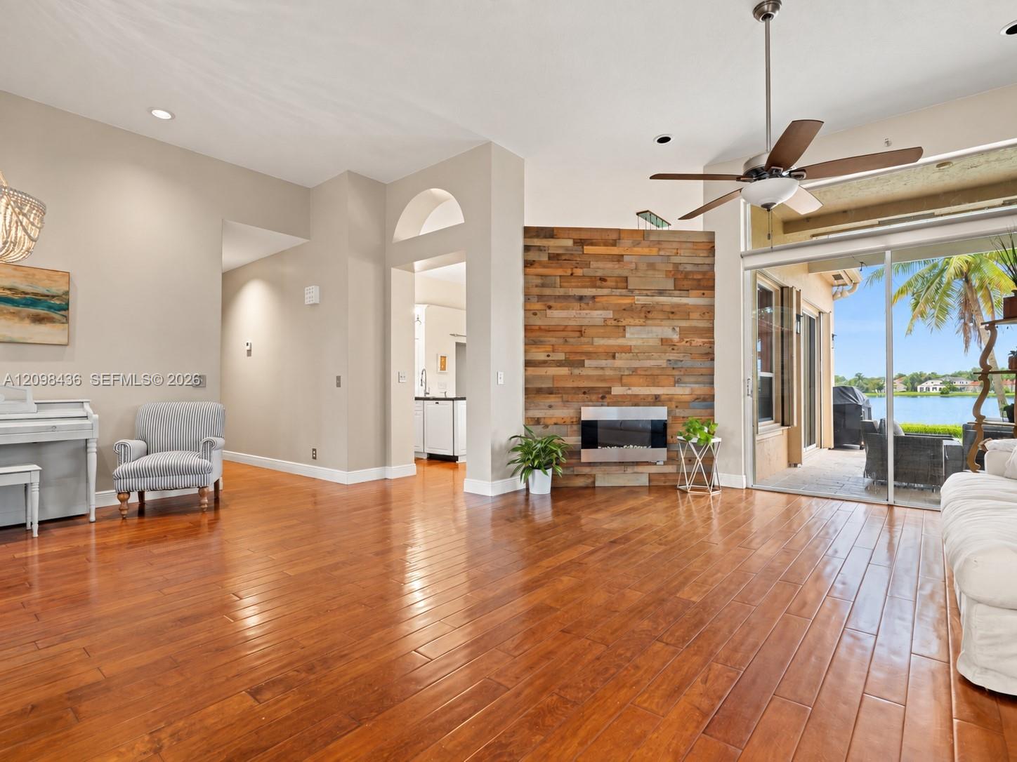 10938 Nashville Dr