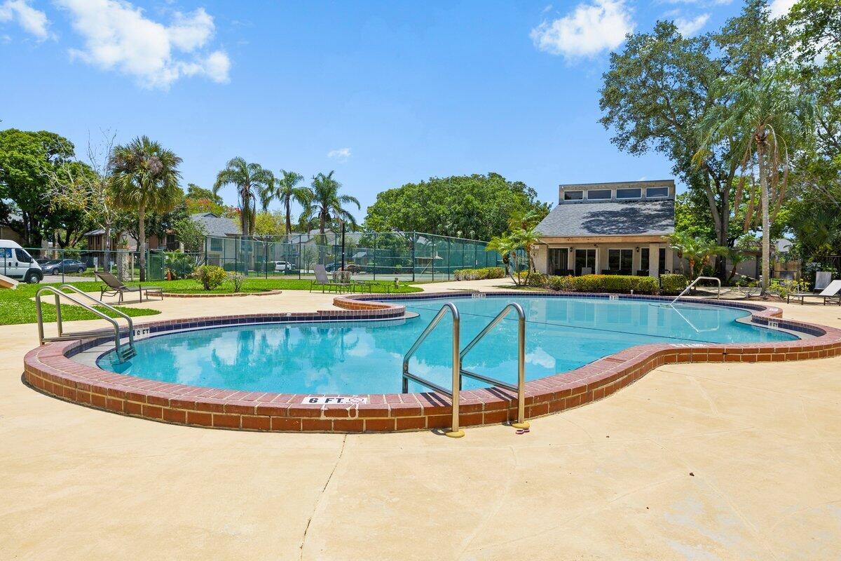28 Wimbledon Lake Drive # 222