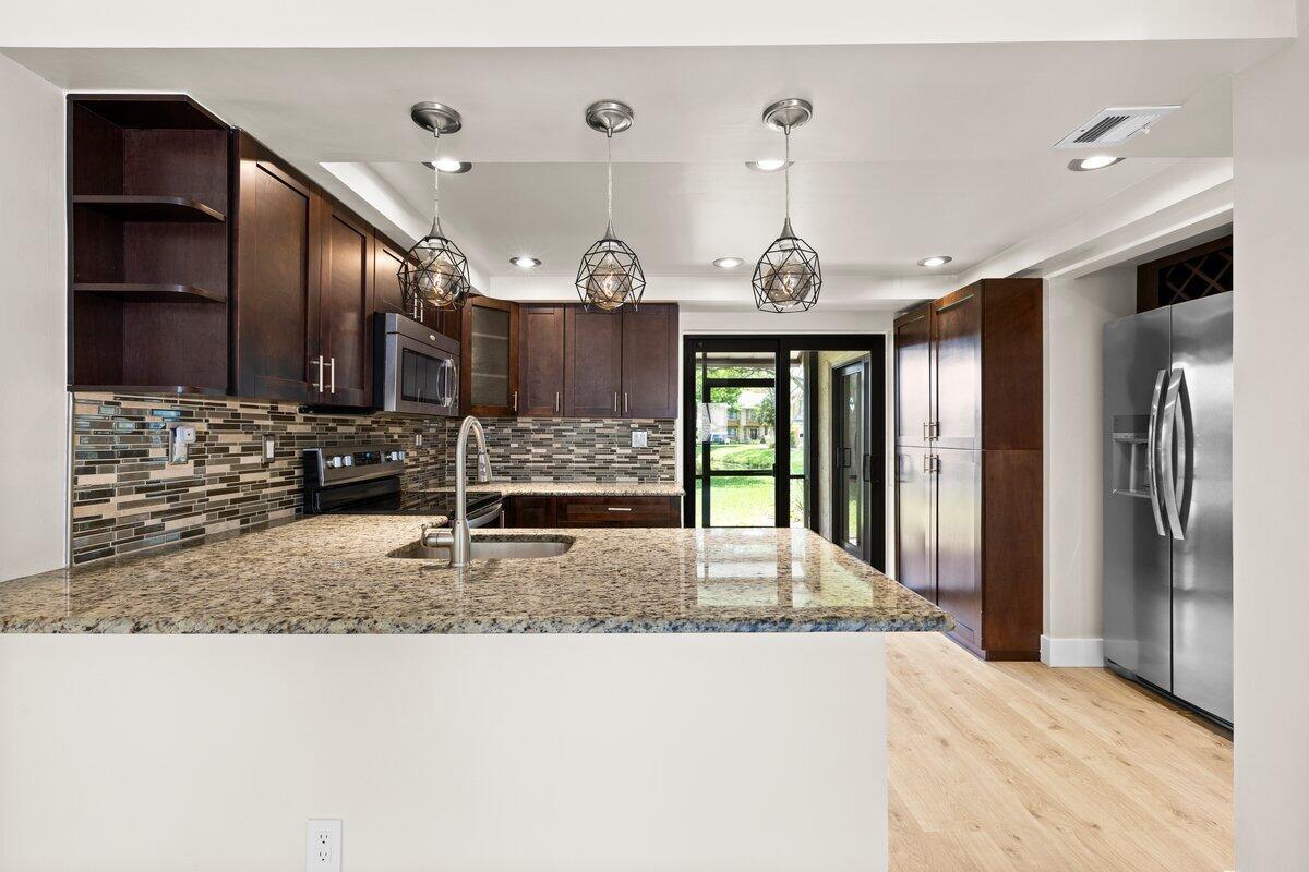 28 Wimbledon Lake Drive # 222