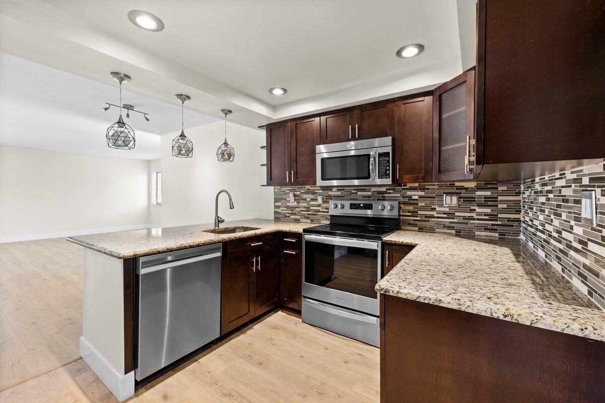 28 Wimbledon Lake Drive # 222