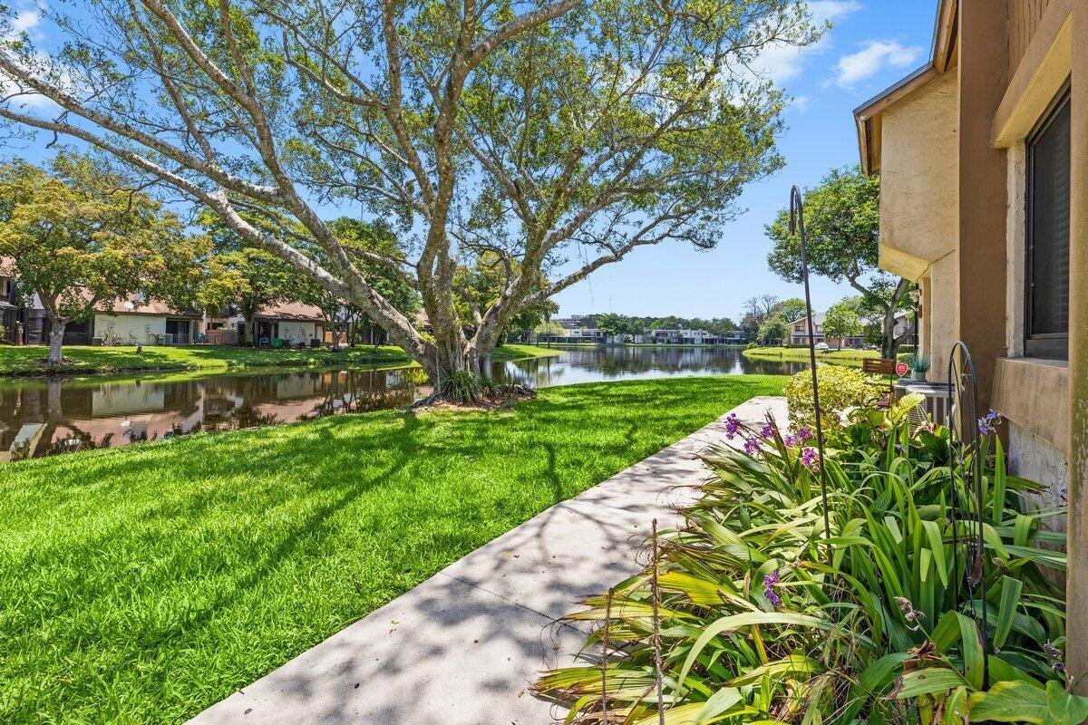 28 Wimbledon Lake Drive # 222