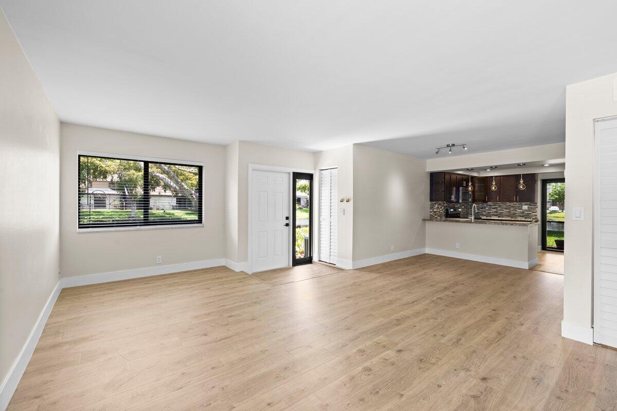 28 Wimbledon Lake Drive # 222