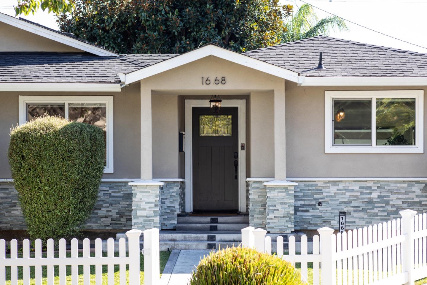 1668 Goldfinch Way