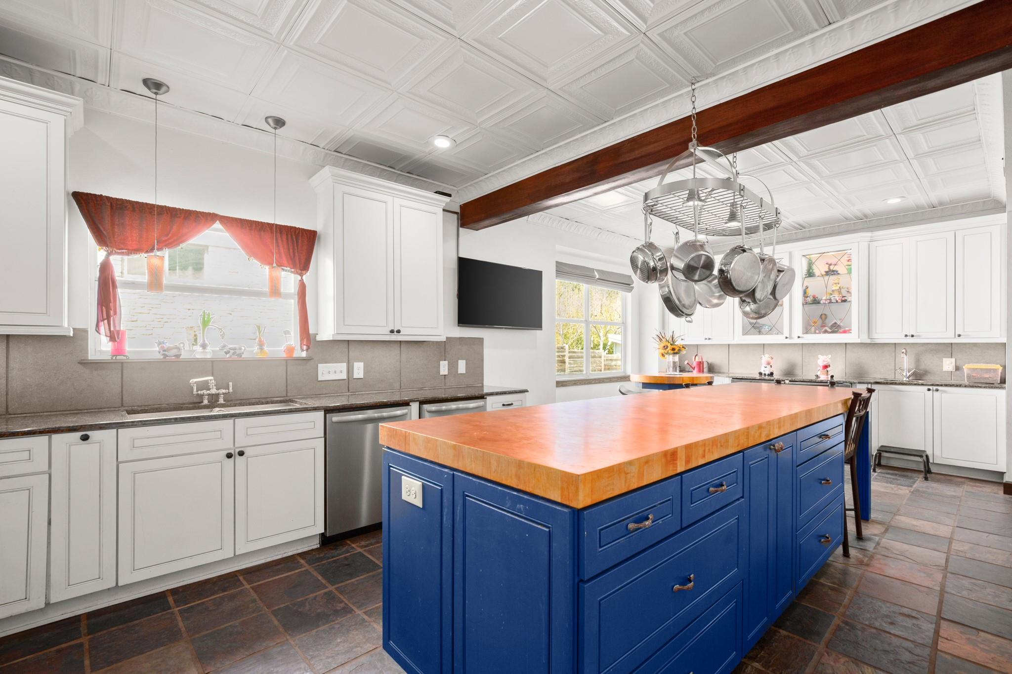 6002 Rain Creek PKWY